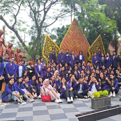 MAHASISWA PGSD UNITRI KUNJUNGI SLB LAWANG: MENGENAL LEBIH DEKAT ANAK BERKEBUTUHAN KHUSUS